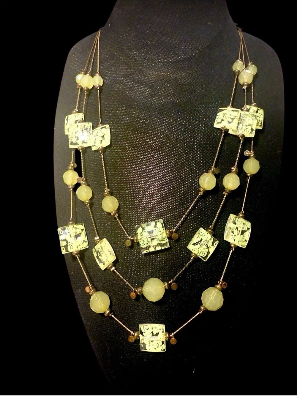 Vintage Triple Strand Olive Green Lucite Rose Intaglio Necklace Bronze Tone 22”